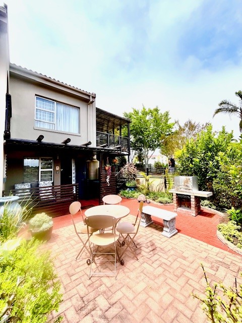 4 Bedroom Property for Sale in Herolds Bay Western Cape